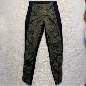 ❗️ OFFERS WELCOME ❗️ High Waisted Lululemon Athletica Leggings Size 6